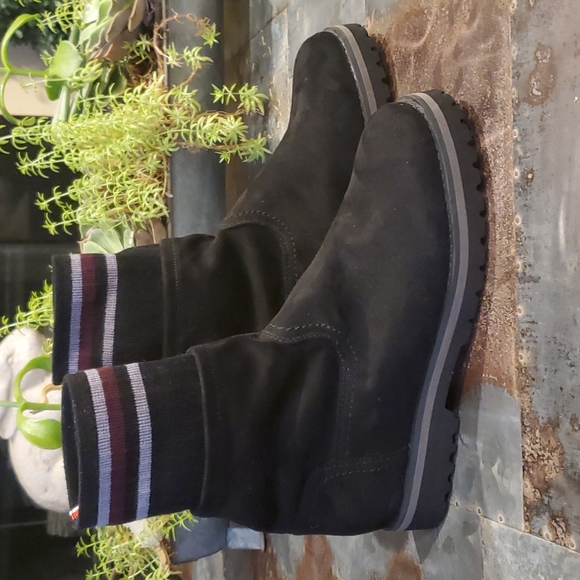 Tommy Hilfiger Pasilla Booties - Picture 11 of 12